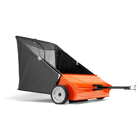 FŰNYÍRÓTRAKTORHOZ SWEEPER/FŰGYŰJTŐ 42" 967027001 VONTATOTT