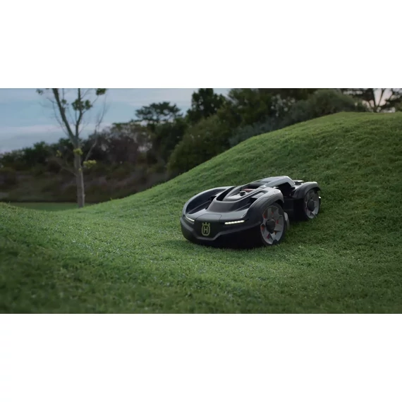 Robotfűnyíró Husqvarna Automower 435X AWD 3500m2