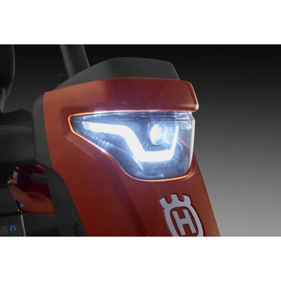 Fűnyírótraktor Husqvarna Rider R316TX Awd+112 Cm Asztal ß