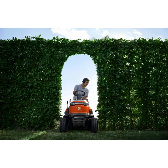 Fűnyírótraktor Kidobós Husqvarna TS112 HQ 413cm3 95cm