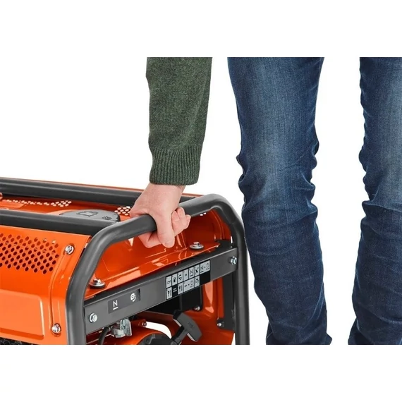 Áramfejlesztő Husqvarna G2500P  196cm3  2200W AVR  220V