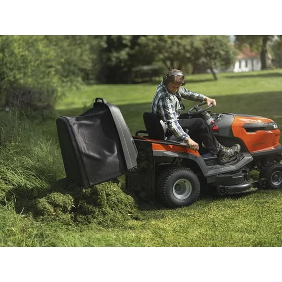 Fűnyírótraktor Gyűjtős Husqvarna TC220T