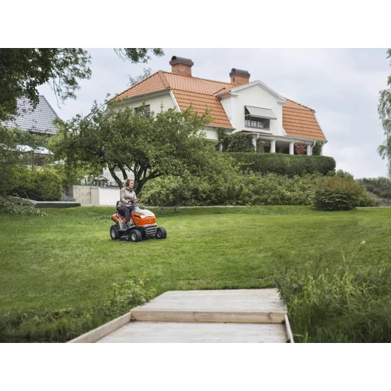 Fűnyírótraktor Kidobós Husqvarna TS112 HQ 413cm3 95cm
